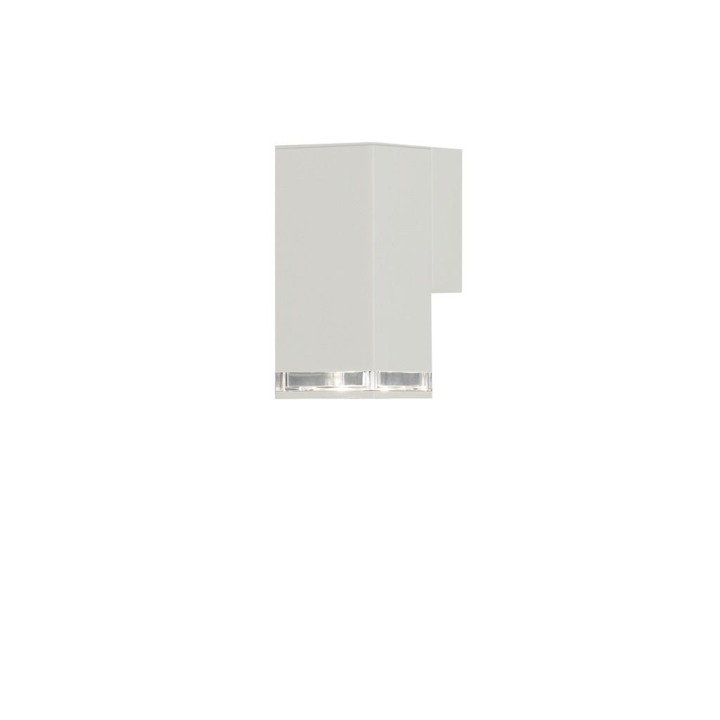 Pollux Hvit utendørslampe Fra Konstsmide - Med sin kubeformede design og direkte lys er den ideell for å skape en sofistikert atmosfære i innganger og ganger.