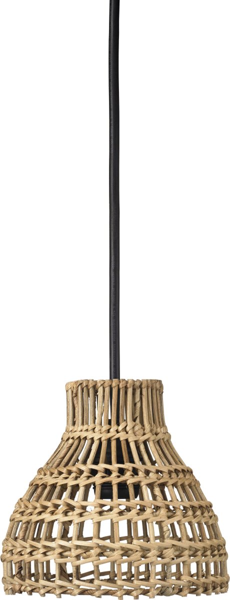 Sarah Ø18 Natur Taklampe Fra PR Home - Siden det er et naturmateriale, trives det best under tak, i et innglasset rom eller innend&oslash;rs.