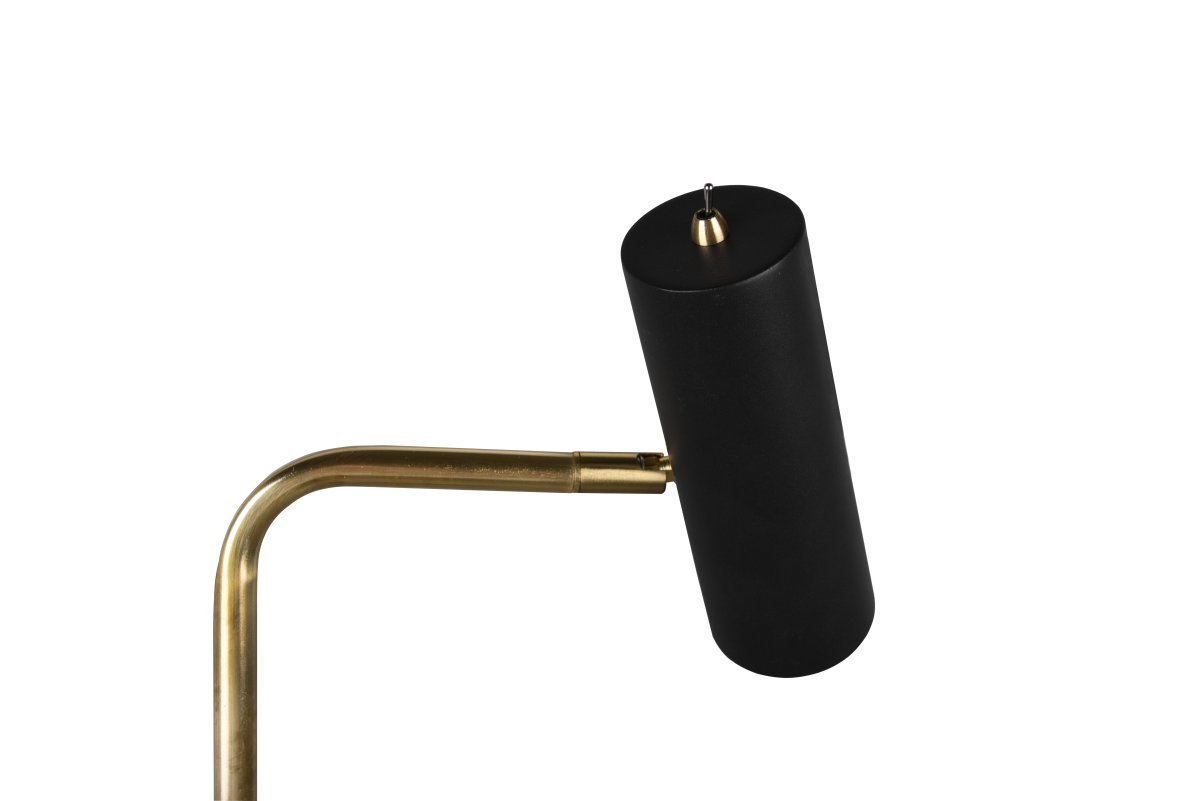 Marley Matt messing gulvlampe Fra Trio Lighting - Den minimalistiske gulvlampen MARLEY med sine rene linjer og elegante design setter lyset i fokus og skaper atmosfæriske aksenter.