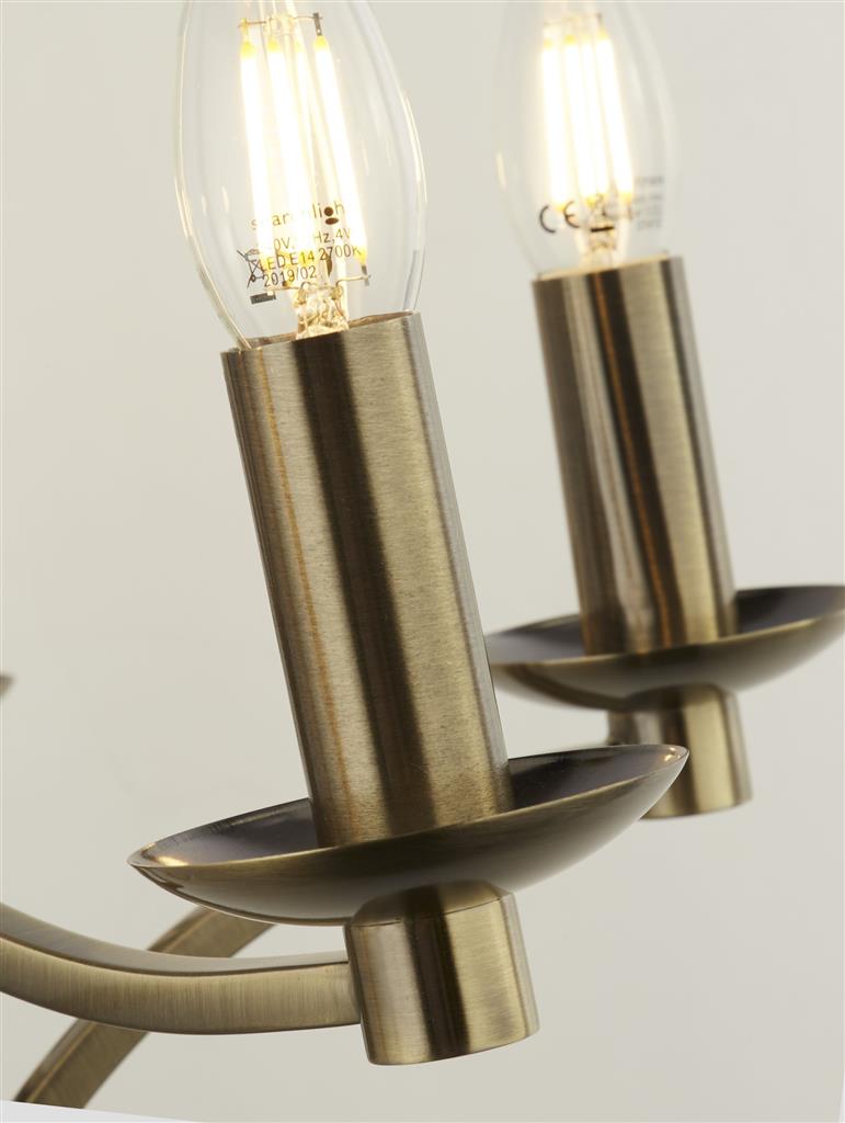 Ascot Ø88 Antikk messing Taklampe Fra Searchlight - Ascot er en klassisk metalllysekrone med antikk messingfinish som blir et tydelig midtpunkt i rommet.