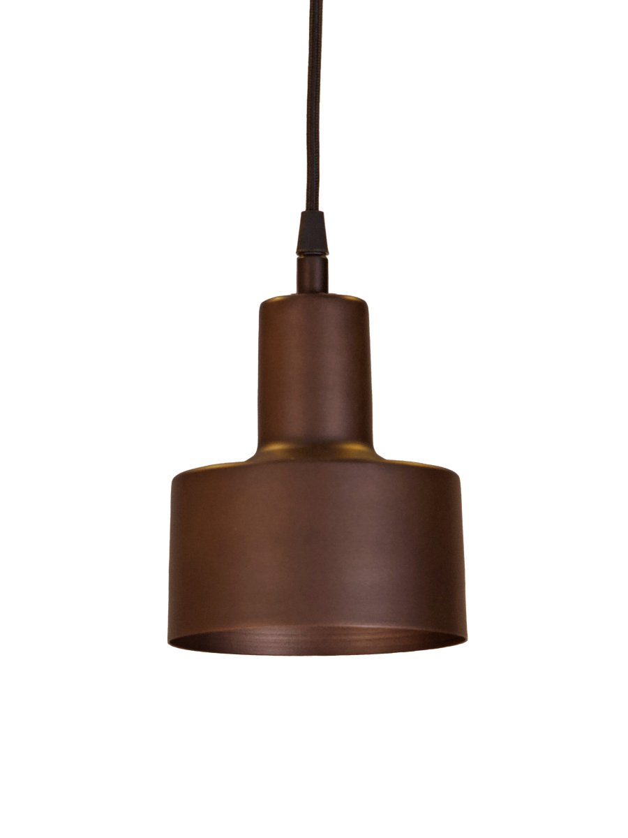 Solo Ø13cm Brun vinduslampe Fra PR Home - Solo er en enkel vinduslampe i metall med minimalistisk design.
