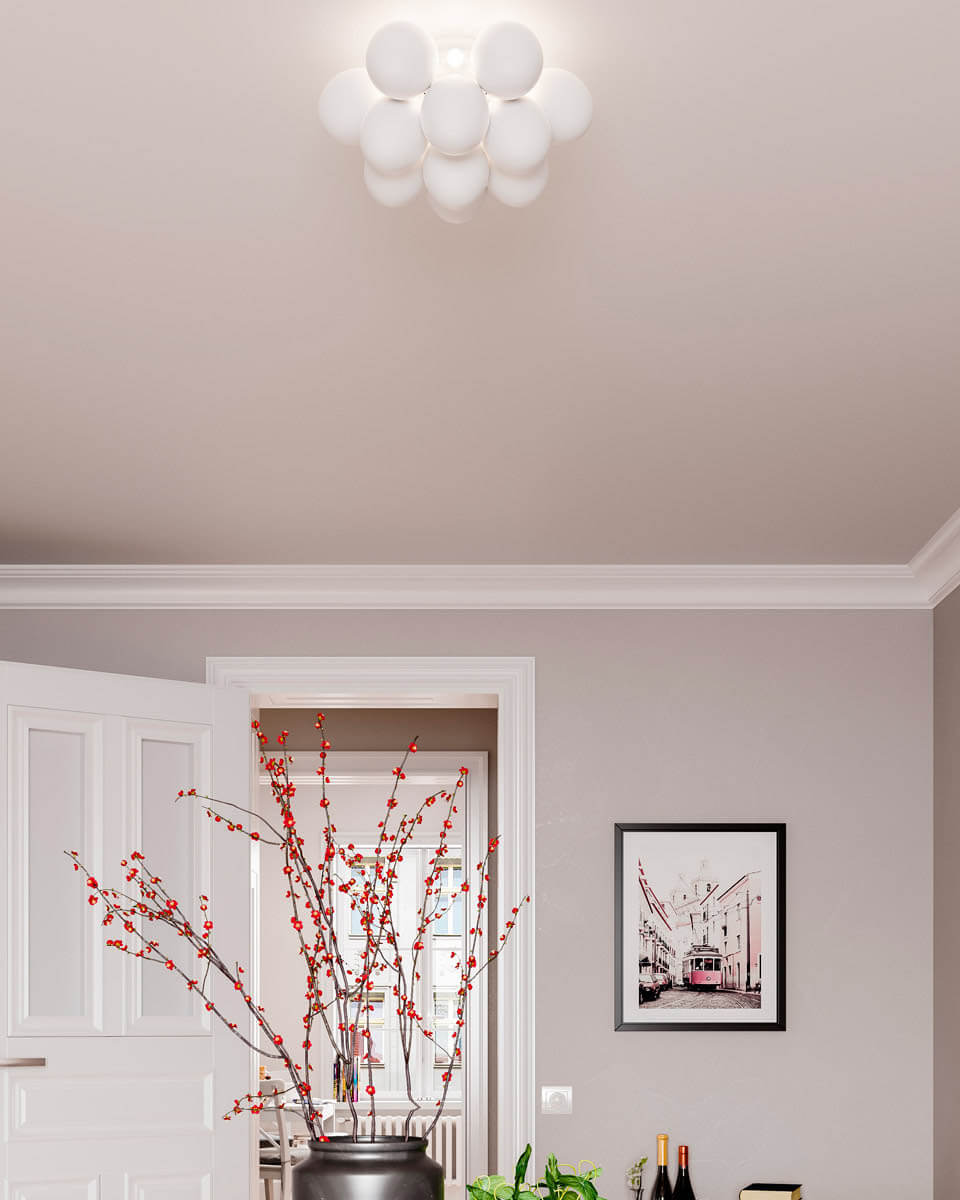 Gross Ø30 Hvit plafond Fra By Rydéns - Gross plafond er en dekorativ taklampe som best&aring;r av 12 klare glasskuler, hver med en diameter p&aring; 8 cm.