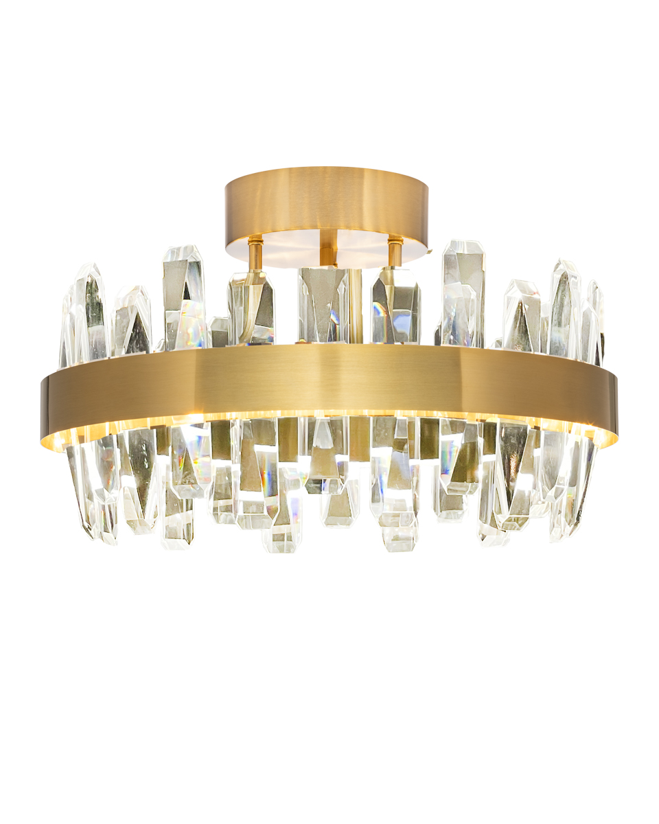 Triumph Ø50 Messing plafond Fra By Rydéns - Triumph er en taklampe som umiddelbart tiltrekker seg oppmerksomhet og gir rommet et eksklusivt preg.