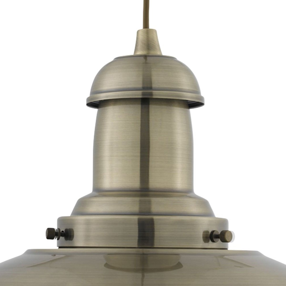 Fisherman Ø32 Antikk messing Taklampe Fra Searchlight - Fisherman taklampe i antikk messing med klar glassskjerm har en robust, landlig inspirert design med klassisk, industriell stil.