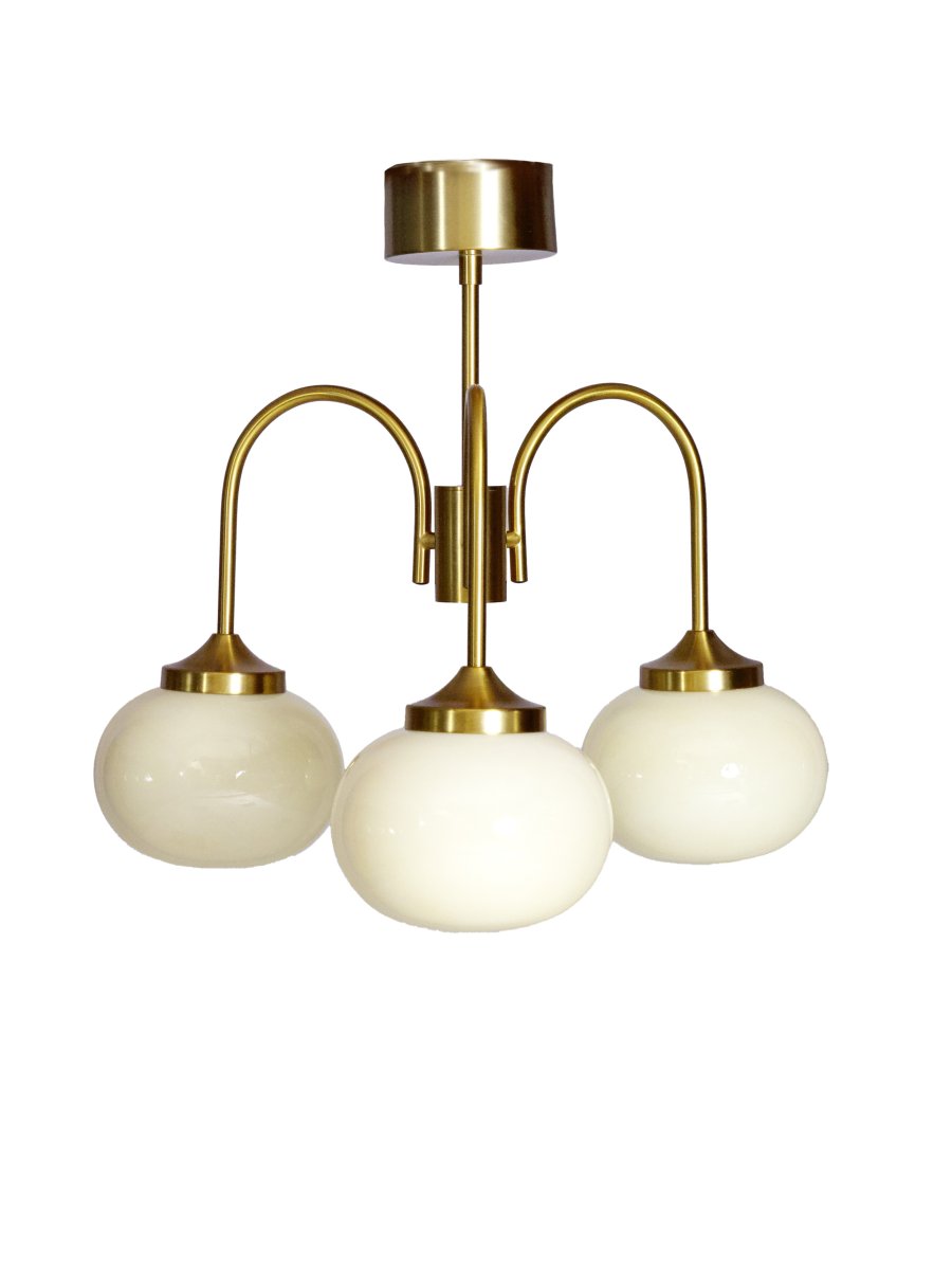 Elsy Ø52 Børstet messing plafond Fra PR Home - Denne taklampen i b&oslash;rstet messing kombinerer tidl&oslash;s eleganse med et varmt og innbydende lys.