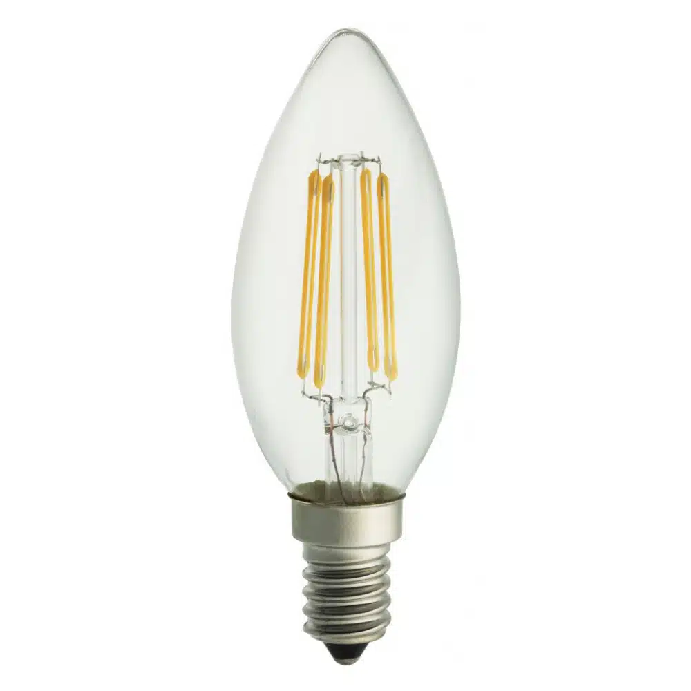 E14 4,5W 2200K 3-trinns dimbar Gjennomsiktig Fra Unison - Lysekrone klar E14 lyskilde med effekt p&aring;; 4,5W og et varmt lys p&aring; 2200K skaper en atmosf&aelig;risk atmosf&aelig;re med sin elegante og klassiske design.