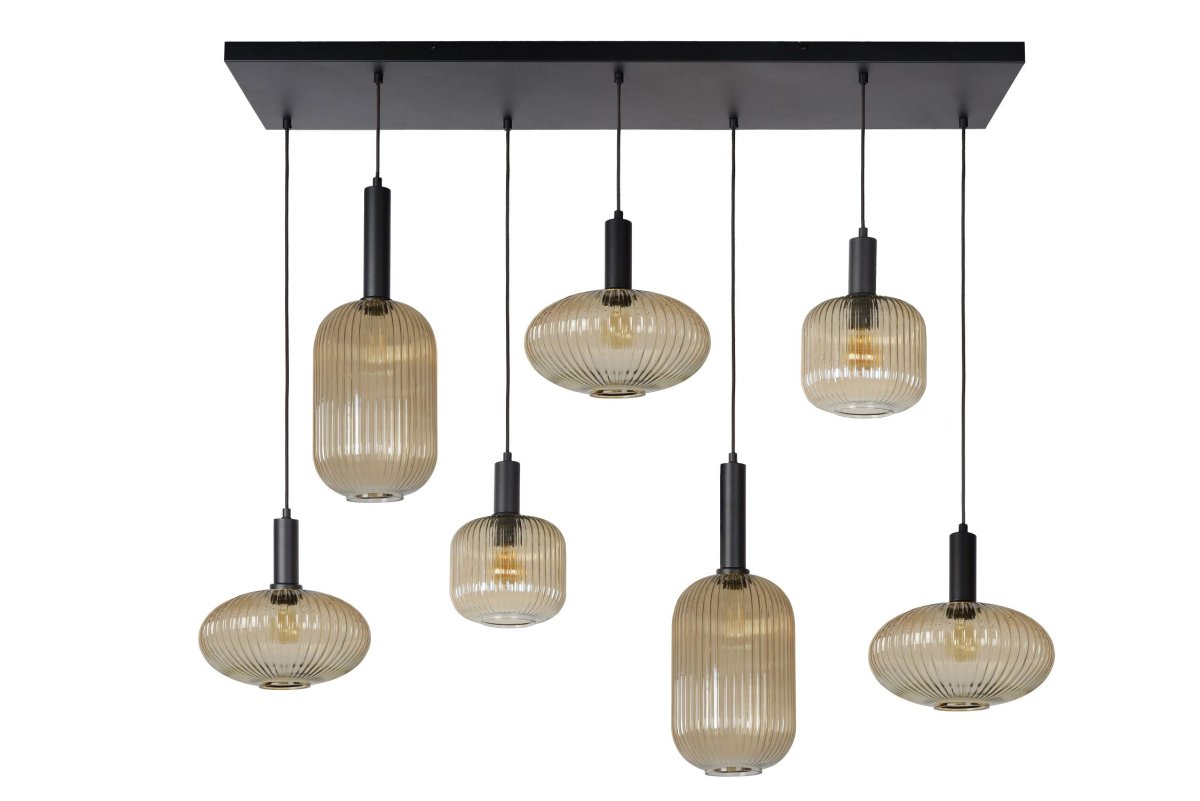 Maloto 150cm Rav Taklampe Fra Lucide - Seks hengende lamper er festet til en metallplate som måler 130 x 30 centimeter.