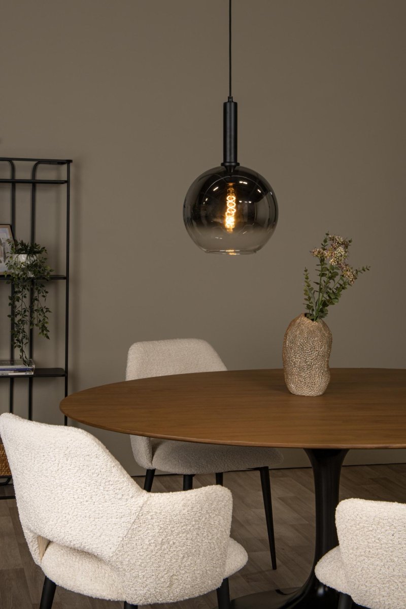 Marius Ø30 Svart Taklampe Fra Lucide - Lyset er omgitt av en kule med en diameter på 30 centimeter, som henger på en fin ledning.