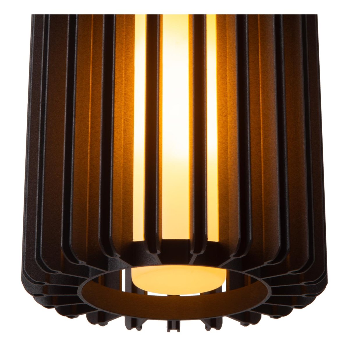 Lambres Ø40 Svart Taklampe Fra Lucide - Hvert anheng har en ramme av fine metallribber som omslutter en diffusor i frostet glass, som skaper et mykt og jevnt varmt hvitt lys.