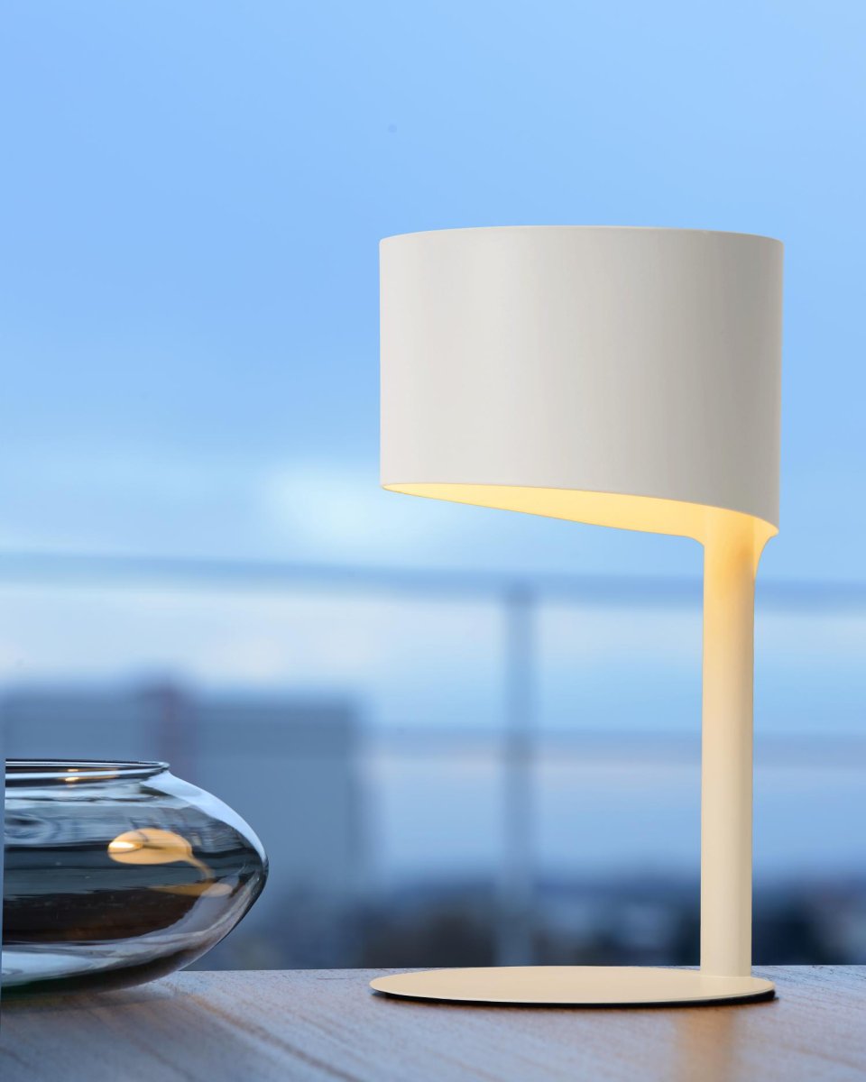 Knulle 28cm Hvit bordlampe Fra Lucide - Designet er like enkelt som det er progressivt.