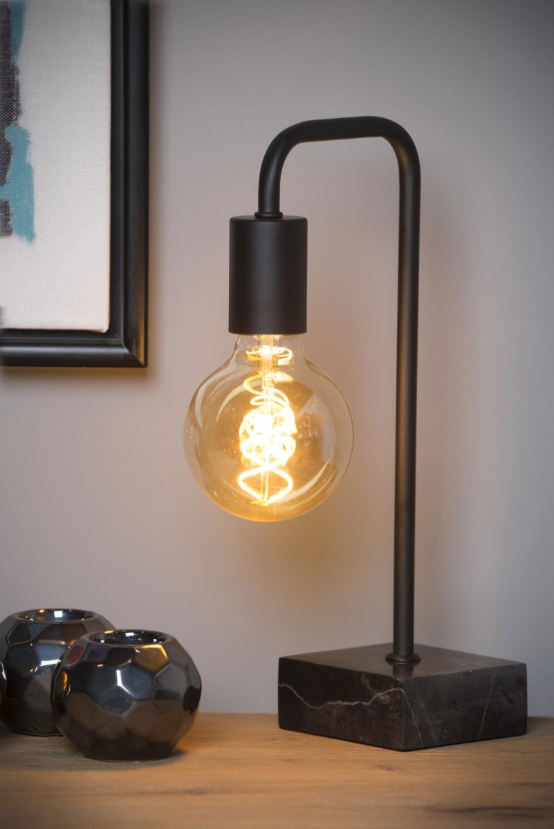 Lorin 35cm Svart bordlampe Fra Lucide - Dens minimalistiske design gir materialene &ndash; høykvalitets stål og en fot av tidl's marmor &ndash; plass til å virkelig skinne.