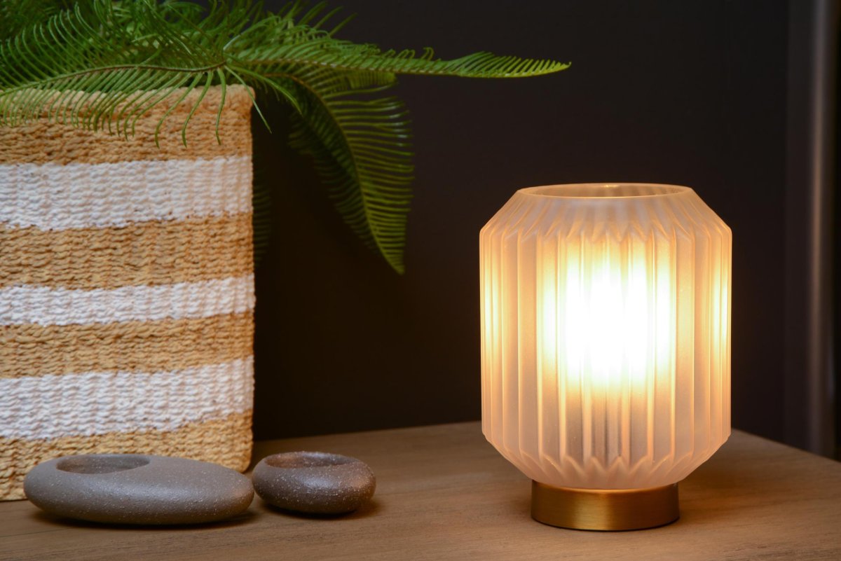 Sueno 17cm Hvit bordlampe Fra Lucide - Med en bredde på På i underkant av 13 centimeter tar Sueno akkurat passe mye plass på; vindusruten.