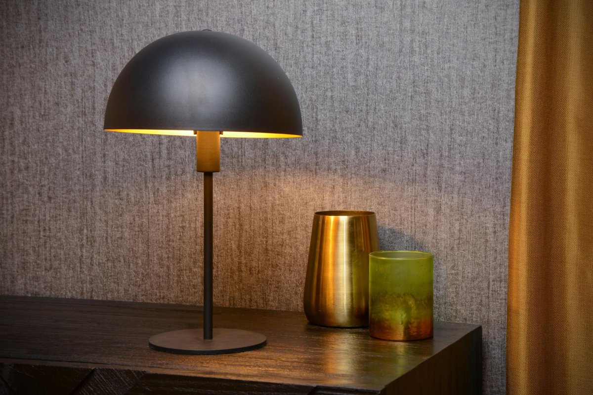 Siemon 40cm Svart bordlampe Fra Lucide - Siemon kombinerer et snev av retro med en moderne følelse &ndash; tv&aring; perfekte ingredienser for en vellykket bordlampe i stuen eller soverommet.