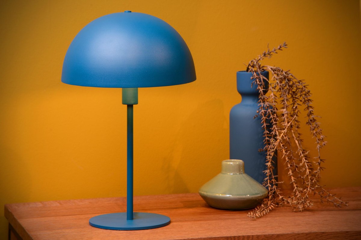 Siemon 40cm Blå bordlampe Fra Lucide - Siemon kombinerer et snev av retro med en moderne følelse &ndash; tv&aring; perfekte ingredienser for en vellykket bordlampe i stuen eller soverommet.