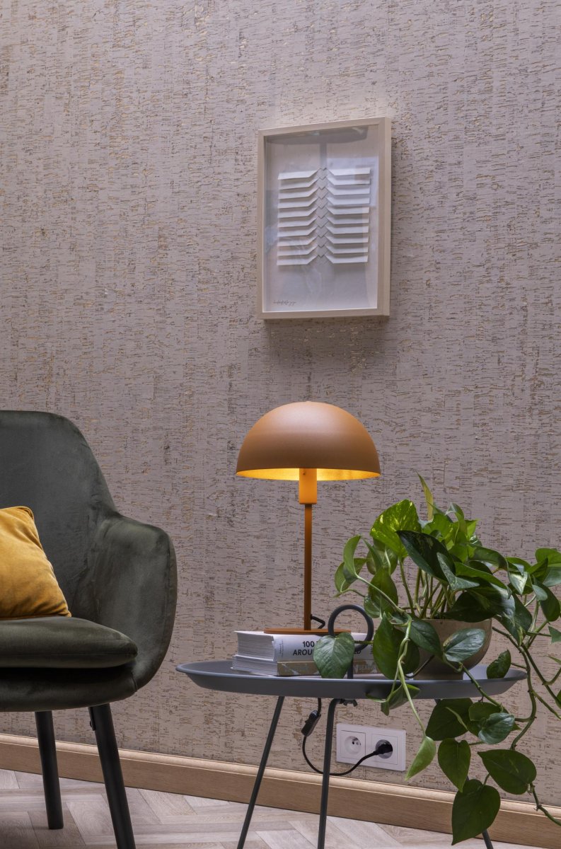 Siemon 40cm Oransje bordlampe Fra Lucide - Siemon kombinerer et snev av retro med en moderne f&oslash;lelse &ndash; tv&aring; perfekte ingredienser for en vellykket bordlampe i stuen eller soverommet.