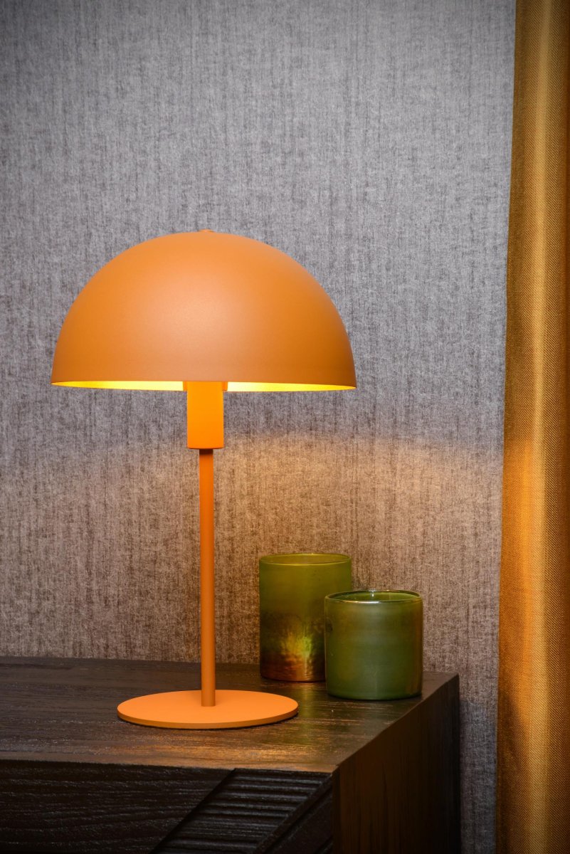 Siemon 40cm Oransje bordlampe Fra Lucide - Siemon kombinerer et snev av retro med en moderne f&oslash;lelse &ndash; tv&aring; perfekte ingredienser for en vellykket bordlampe i stuen eller soverommet.