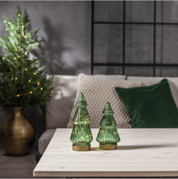 Verde 24cm Grønn Fra Star Trading - Stilig borddekorasjon formet som et grantre i m&oslash;rkt, gr&oslash;nt glass.