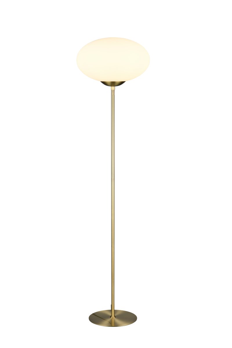 Fomento Matt messing gulvlampe Fra Trio Lighting - Kombinasjonen av matt messing og hvitt glass skaper en følelse av luksus og raffinement.