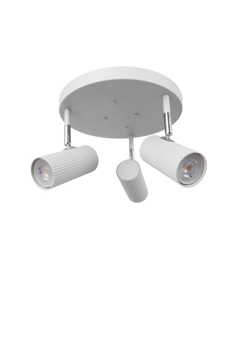 Hubble 3 Hvit spotlight Fra Globen Lighting - Hubble er en praktisk spotlight med r&oslash;rformede og riflede aluminiumsskjermer.