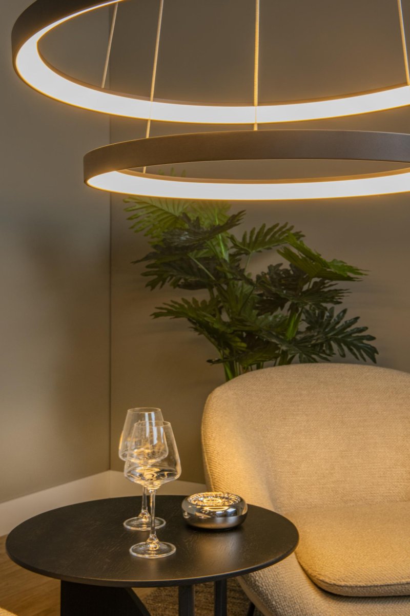Vidal Ø78 Svart Taklampe Fra Lucide - Det ekstremt varme lyset skaper den optimale atmosf&aelig;ren ved spisebordet, og du kan enkelt koble Vidal til en ekstern dimmer for &aring; justere lysstyrken.