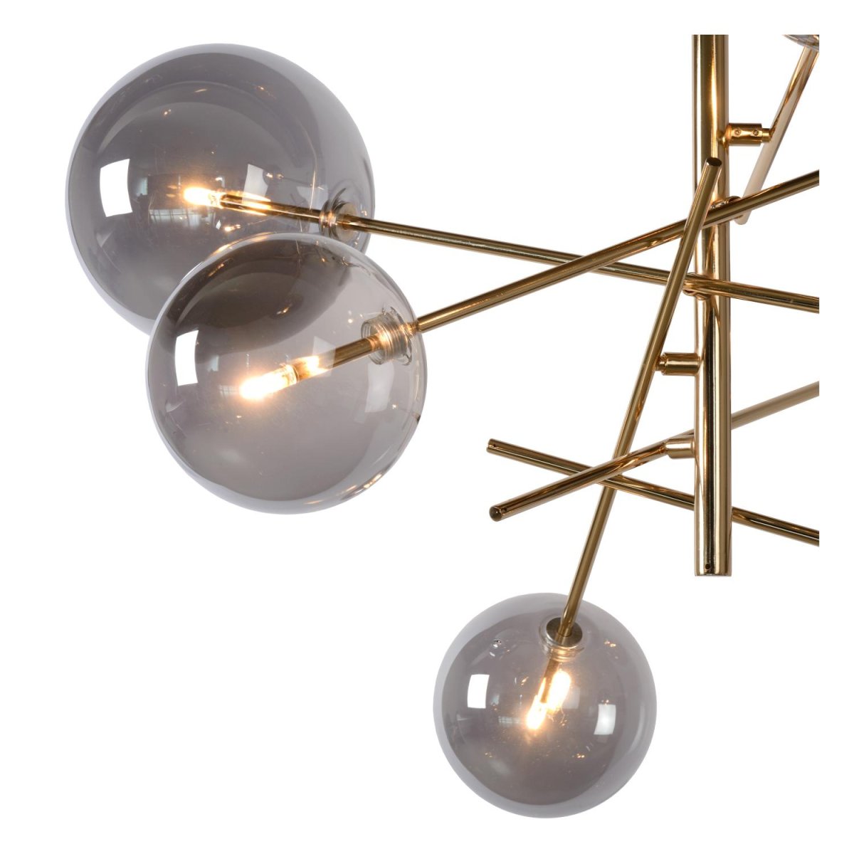 Alara Ø72 Gull Taklampe Fra Lucide - Alara er en sofistikert lampe med seks elegante glasskuler og en gullfarget sokkel, som gir rommet en luksuri&oslash;s f&oslash;lelse.