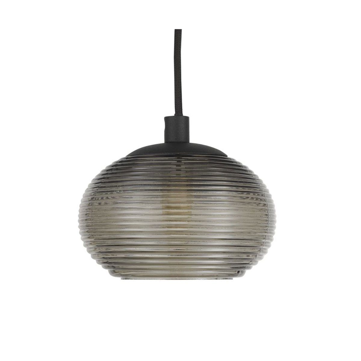 Nova Ø12 Røykfarget vinduslampe Fra Oriva - Lampens r&oslash;ykfargede glass sprer et mykt lys, og de sorte detaljene skaper et t&oslash;ft og moderne uttrykk.