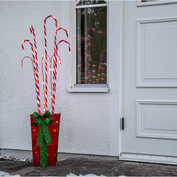 Candycane Box RØD Fra Star Trading - Teltplugger og strips er inkludert for enkel montering og festing.
