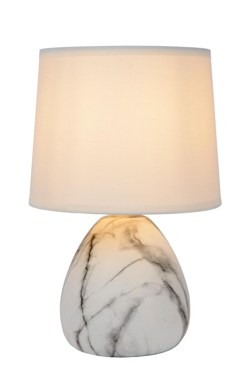 Marmo 25cm Hvit bordlampe Fra Lucide - Til tross for sin beskjedne st&oslash;rrelse p&aring; 26 cm i h&oslash;yden og en bredde p&aring; 16 cm gir Marmo en f&oslash;lelse av storhet til hjemmet ditt.