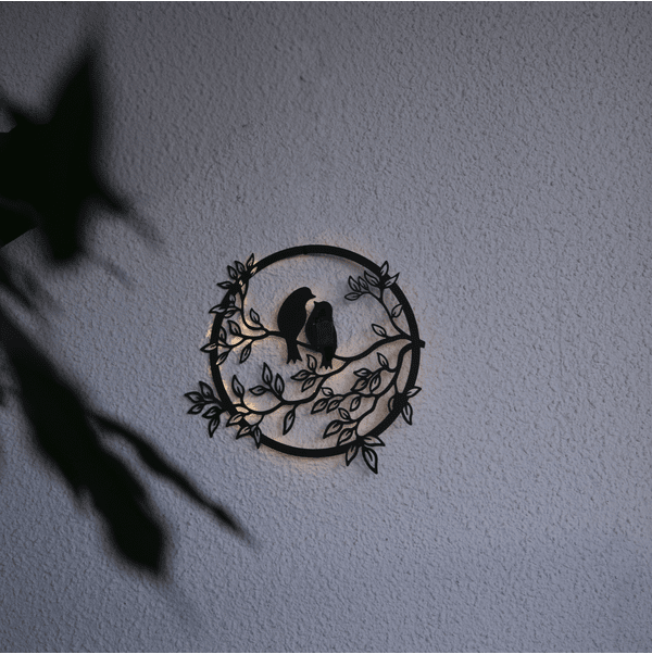 Love Birds Svart solcellelampe Fra Star Trading - Soldrevet dekorasjon for veggmontering av metall.