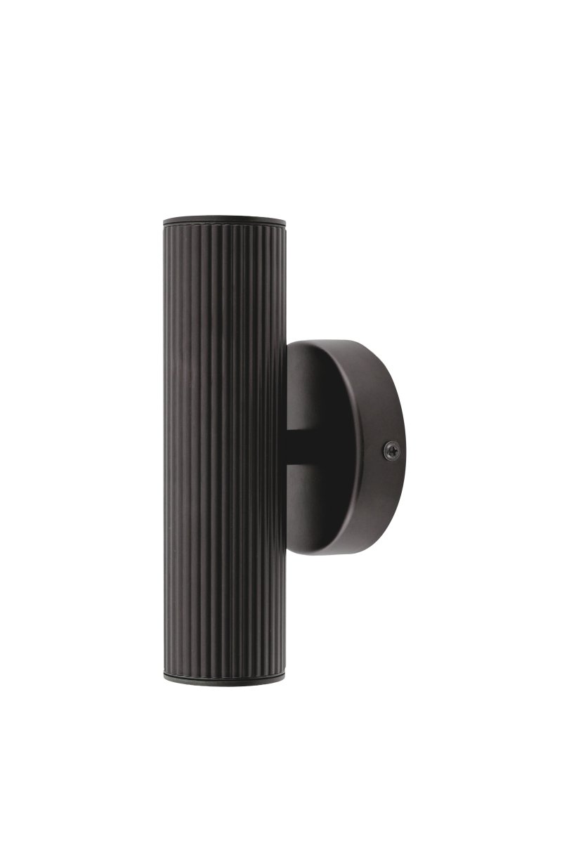 Hubble Svart utendørslampe Fra Globen Lighting - Hubble er en stilig vegglampe i svart som sprer lyset b&aring;de oppover og nedover og skaper et vakkert lysspill mot veggen.