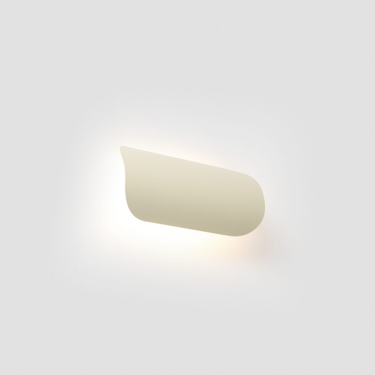 Novo 25cm Beige vegglampe Fra Faro Barcelona - Laget av metall og kan monteres b&aring;de vertikalt og horisontalt &ndash; perfekt for tilpasningsdyktige interi&oslash;rer.
