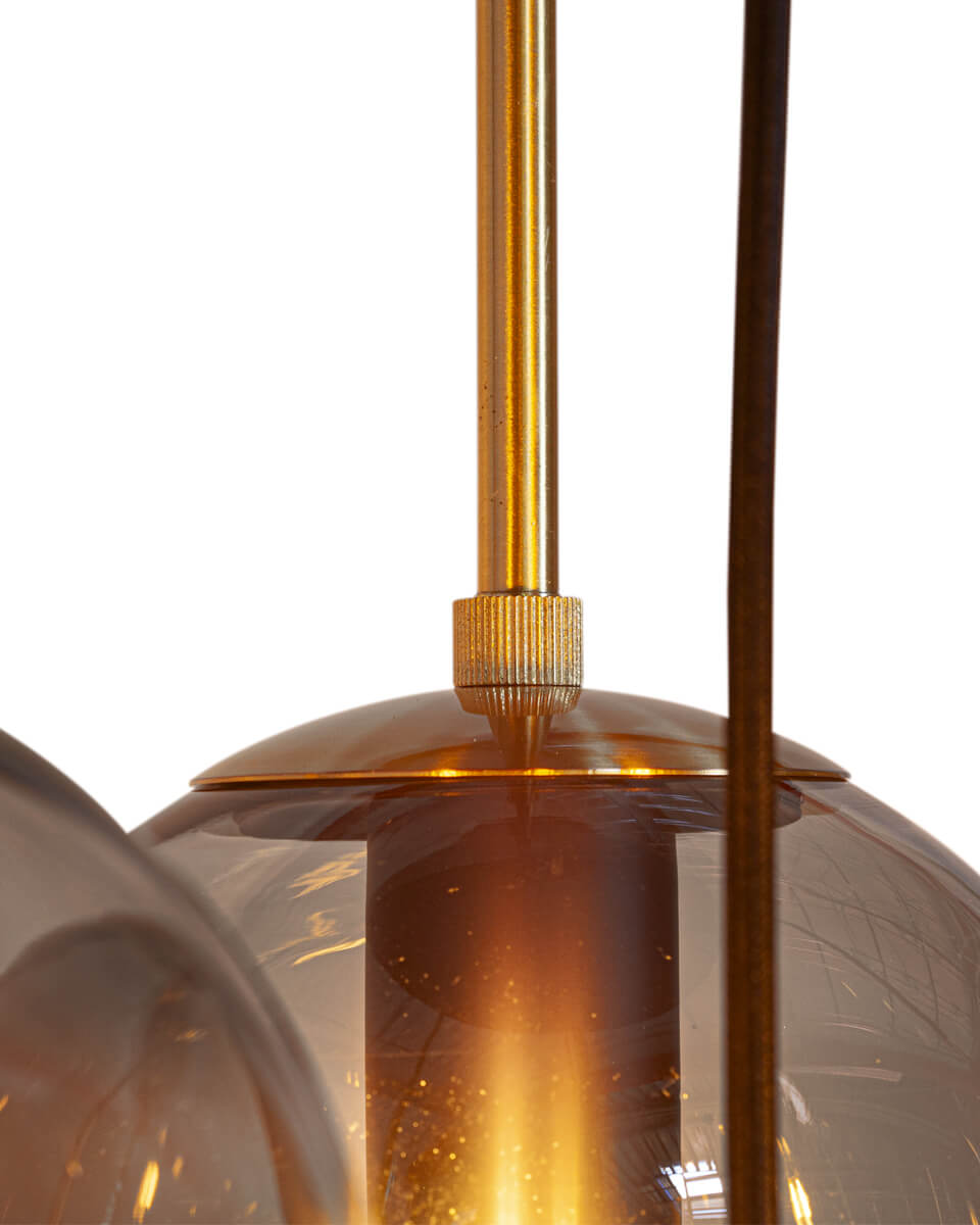 Laura 86cm Røykgrå Taklampe Fra By Rydéns - Denne taklampen er ideell for b&aring;de moderne og tradisjonelle interi&oslash;rstiler, og tilbyr en perfekt balanse mellom form og funksjon, noe som gj&oslash;r den til et uunnv&aelig;rlig tillegg til hjemmet ditt.