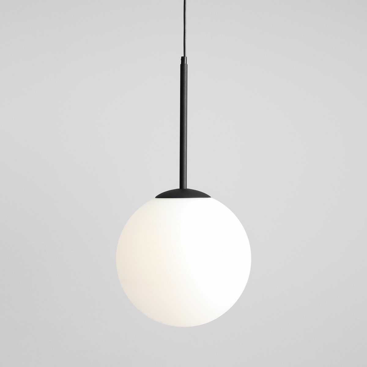 Bosso Ø30 Svart Taklampe Fra Artera - Det tidløse designet gjør den til den perfekte belysningen for både moderne og klassisk interiør.