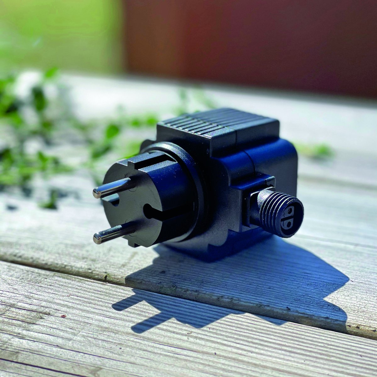 Transformator 21w Svart Fra Lightson - Dette er en liten transformator for 21 watt, som konverterer 230 volt til 12 volt.