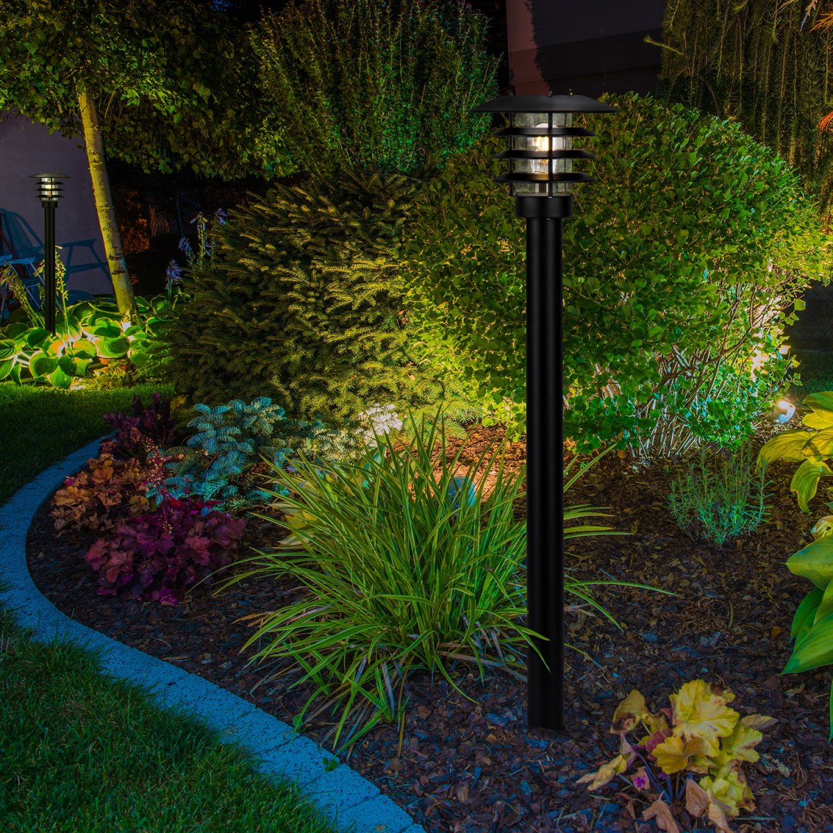 Saturnus Svart Fra Lightson - Den passer ogs&aring;&aring; som et fint supplement i vegetasjonen n&aring;r du ikke &oslash;nsker &aring; bruke jordspader, men &oslash;nsker &aring; f&aring; lyst opp og skape et generelt opplyst omr&aring;de.