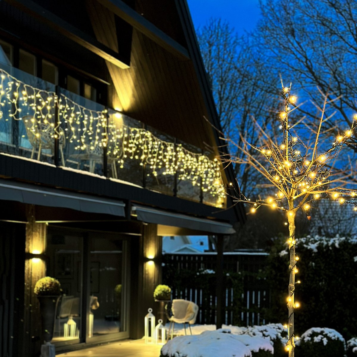 Ice Gjennomsiktig Fra Lightson - Ice er en dekorativ istapl&oslash;kke med istapper i lengder fra 30cm til 70cm.