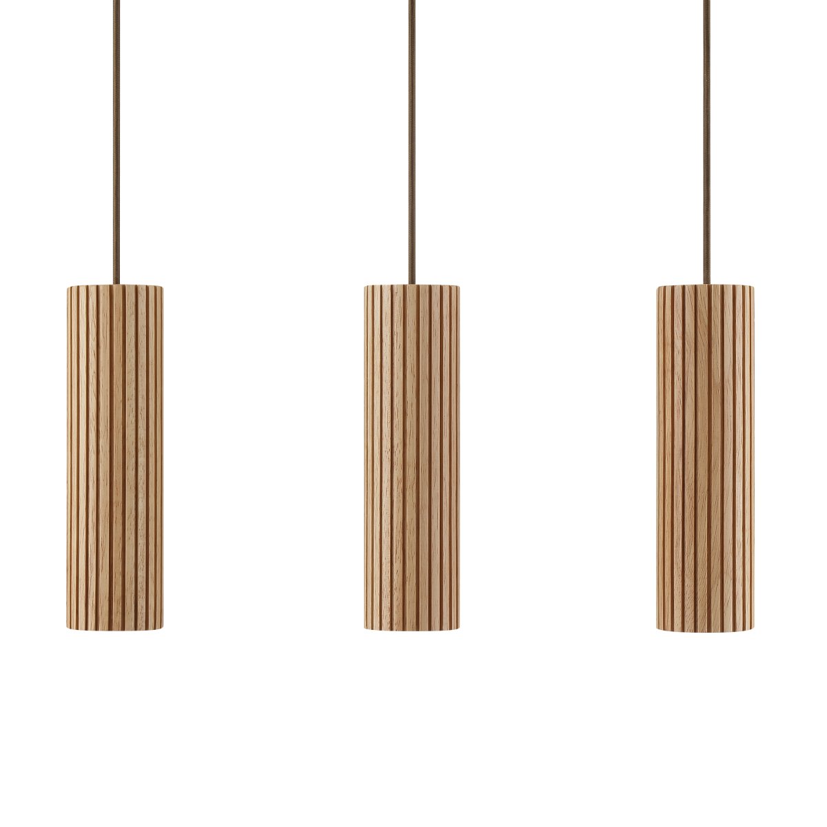 Lakewood 50cm Tre Taklampe Fra Brilliant - De tre pendellampene er plassert på rad, og høyden kan justeres under montering for å tilpasse seg rommet og ønsket plassering.