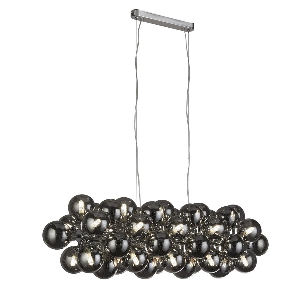 Berry 100cm Røykfarget Taklampe Fra Searchlight - Berry er en taklampe som virkelig tar opp plass – Med totalt 25 lyskilder omgitt av røykfargede glasskupler i en moderne, minimalistisk stil, er den et garantert blikkfang i ethvert rom.