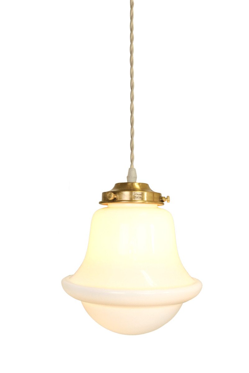 Sture Ø20 Hvit Taklampe Fra Strömshaga - Opalglasset sprer et mykt og behagelig lys over et st&oslash;rre omr&aring;de og skaper en koselig f&oslash;lelse i rommet.