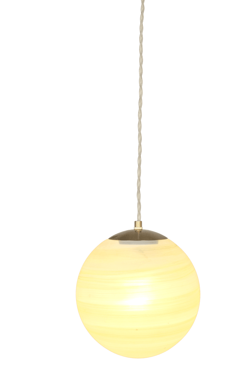 Fabian Ø20 Grønn Taklampe Fra Strömshaga - Den 1,7 meter lange tvunnede tekstilledningen i beige er en dekorativ detalj som komplementerer designet fint.
