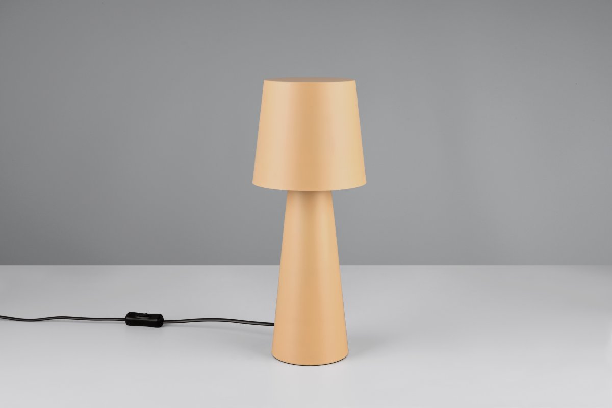 Nubian 40cm Gulaktig brun bordlampe Fra Trio Lighting - Nubian er en perfekt blanding av design og estetikk, en fin gul-brun farge.