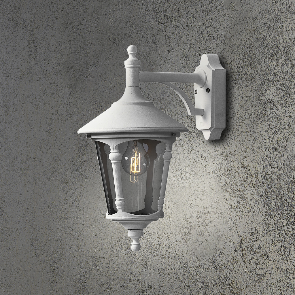 Virgo Hvit utendørslampe Fra Konstsmide - Skap et imponerende førsteinntrykk og gi ytterveggen din en stilig belysningsløsning som kombinerer tradisjon med funksjonalitet!