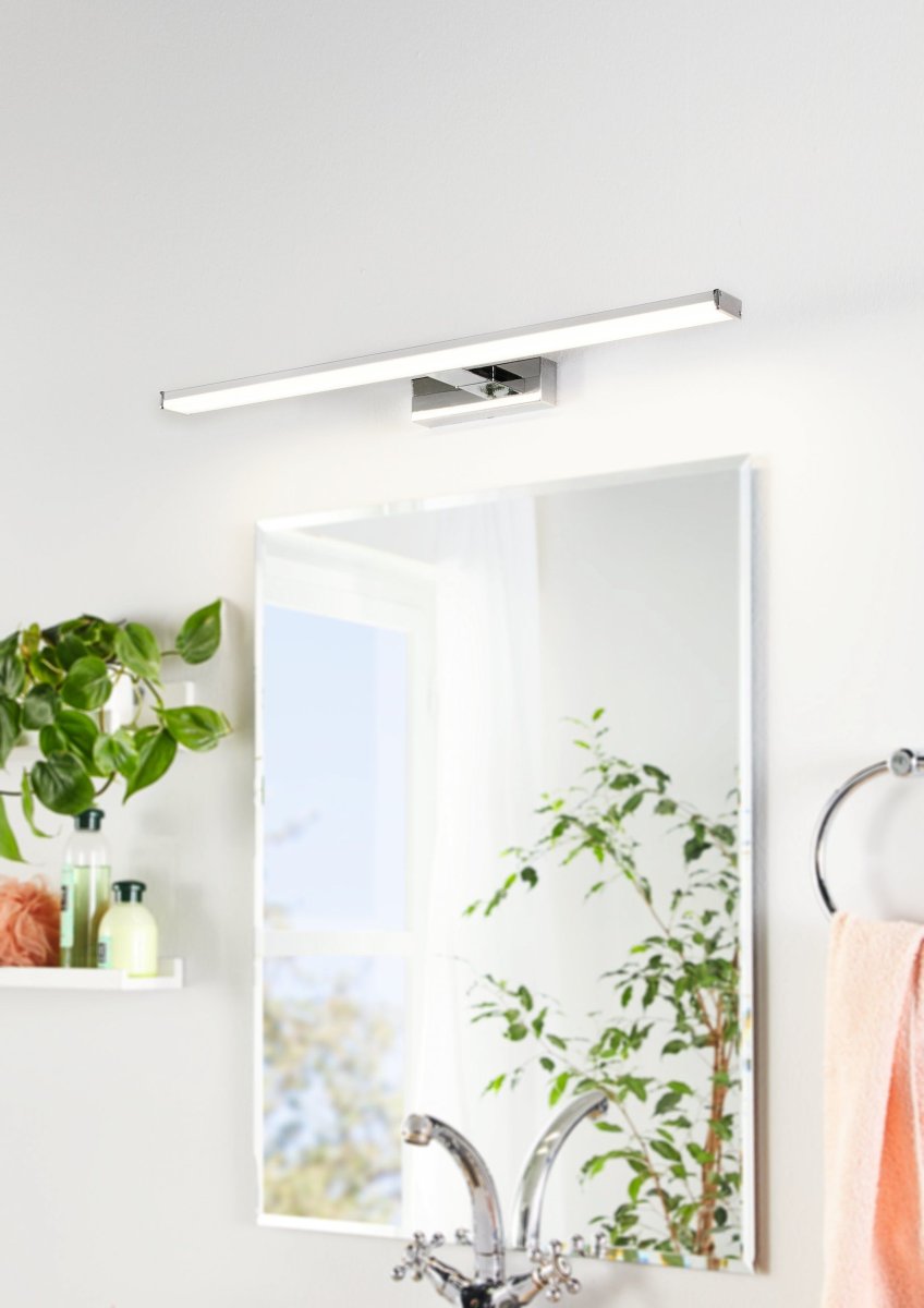 Pandella 60cm Krom baderomslampe Fra Eglo - Pandella speilbelysning er en stilig og funksjonell lampe tilpasset baderomsmilj&oslash;et.