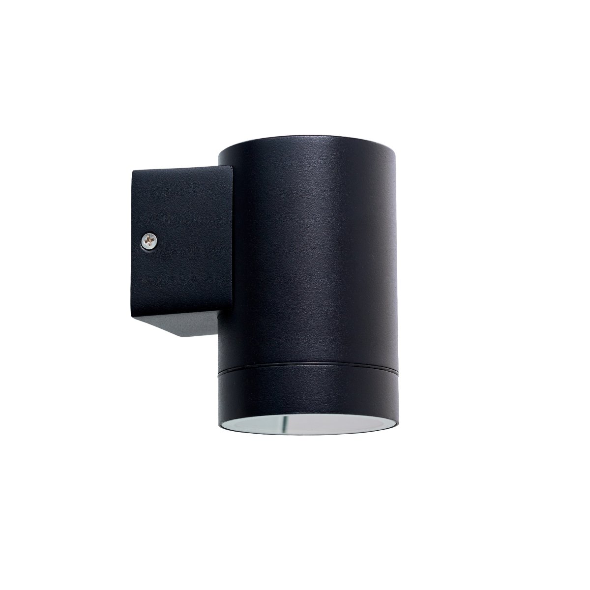 Stege Svart utendørslampe Fra Dyberg Larsen - Laget av aluminium og plast, er den slitesterk og slitesterk, egnet for utendørs bruk.