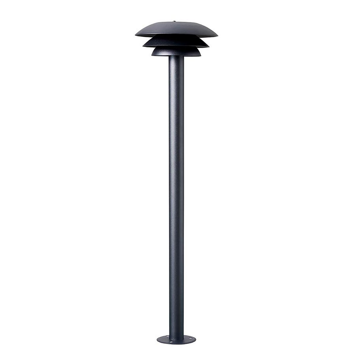 DL20 Svart pullerter Fra Dyberg Larsen - Lampen er laget av sort rustfritt stål og er 80 cm høy, med en skjerm som har en diameter på 20 cm.