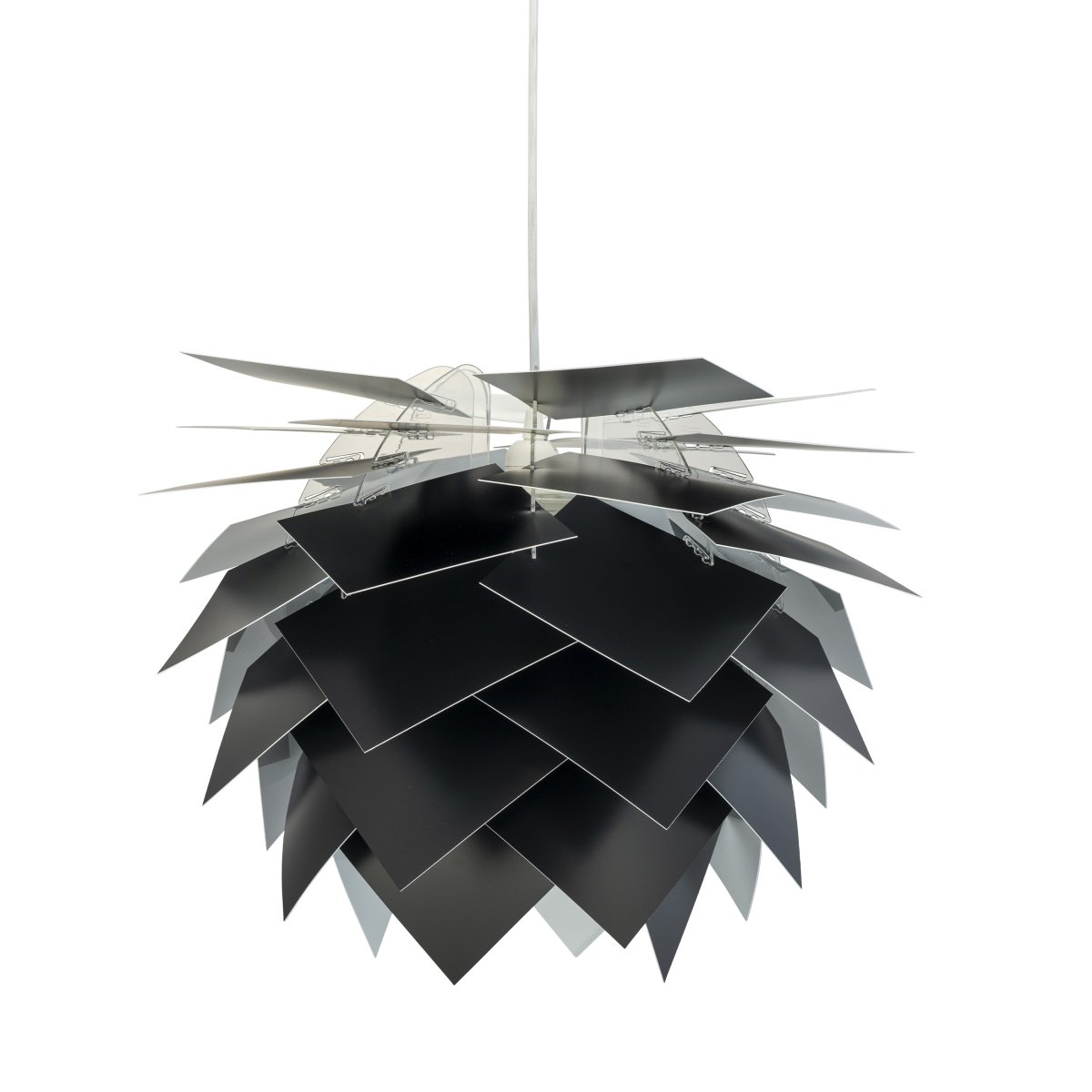 Illumin Ø45 Svart Taklampe Fra Dyberg Larsen - Lampen leveres i en elegant svart boks med en unik Rosetta takkopp, en 3 meter lang stoffledning og deler som du enkelt kan montere selv.