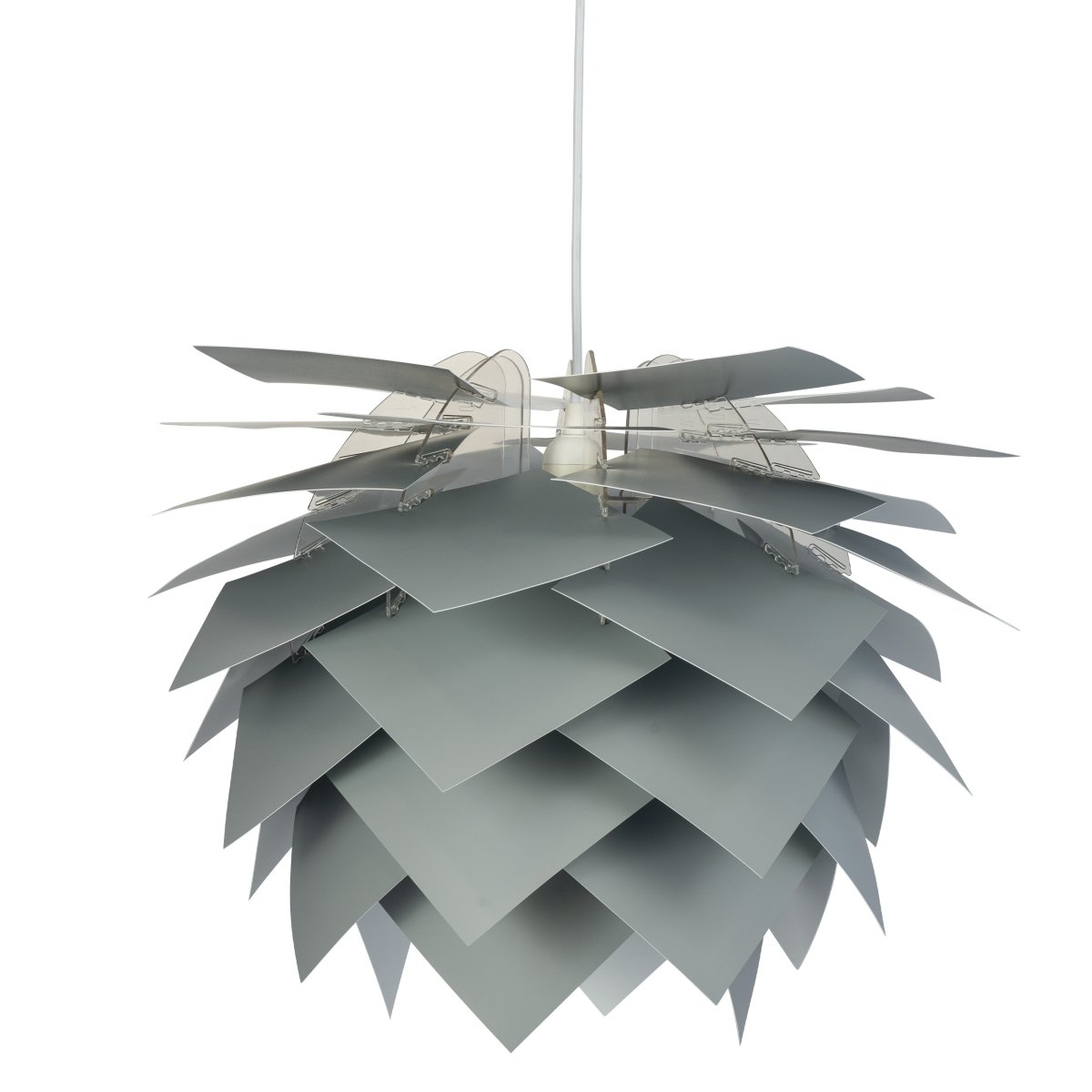 Illumin Ø45 Grå Taklampe Fra Dyberg Larsen - Lampen leveres i en elegant boks med lampehus, 40 blader som danner skjerm, en 3 meter lang stoffledning og vår unike Rosetta takkopp, som passer til alle takhellinger opp til 45 grader.