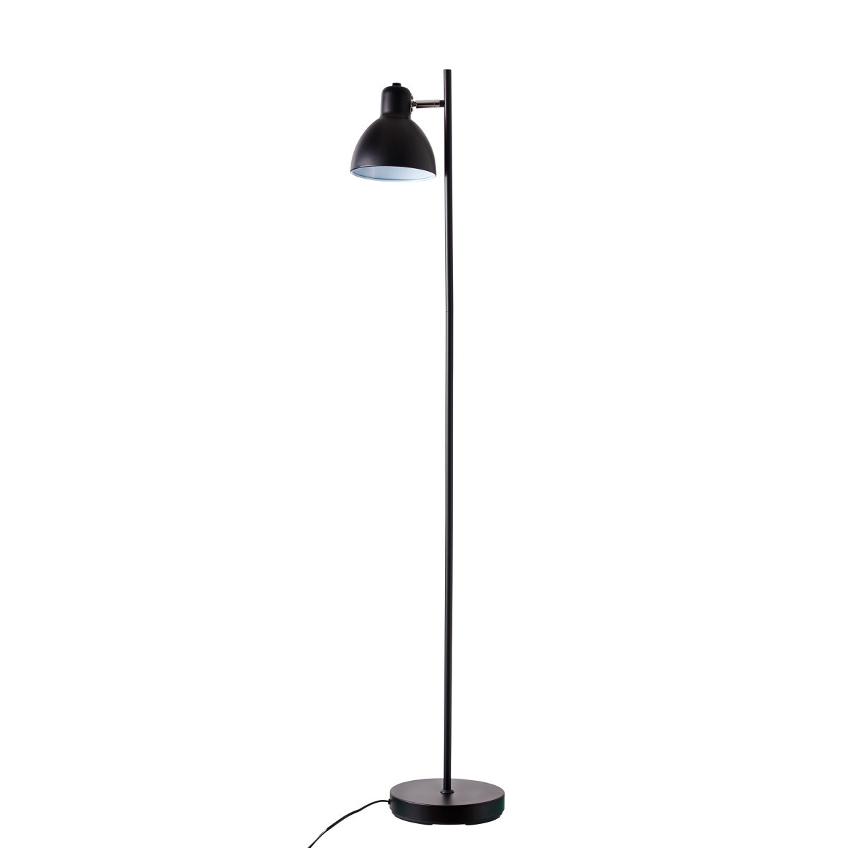 Zoom bilde av Skagen 1 Svart gulvlampe Fra Dyberg Larsen - Skagen gulvlampe er tilgjengelig med en eller to&aring; lampeskjermer, og denne varianten har en lampeskjerm i matt sort metall som gir et stilig og enkelt uttrykk.