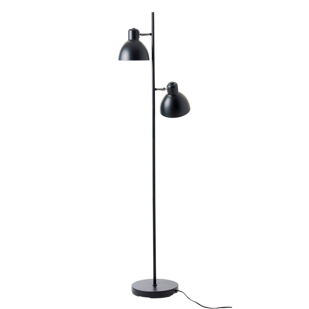 Skagen 2 Svart gulvlampe Fra Dyberg Larsen - Plasser den i stuen og opplev det fantastiske lyset den sender ut.