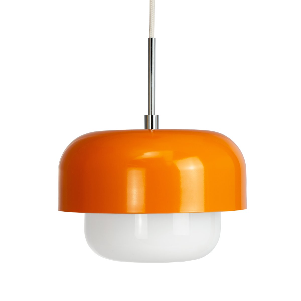Haipot Ø23 Oransje Taklampe Fra Dyberg Larsen - Lampen er designet av danske Frank Kerdil og produsert i samarbeid med stylist Anette Eckmann, og er inspirert av det japanske universet og Australias vakre farger.